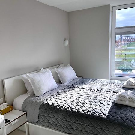 קלייפדה Victoria Old Town Apartments מראה חיצוני תמונה