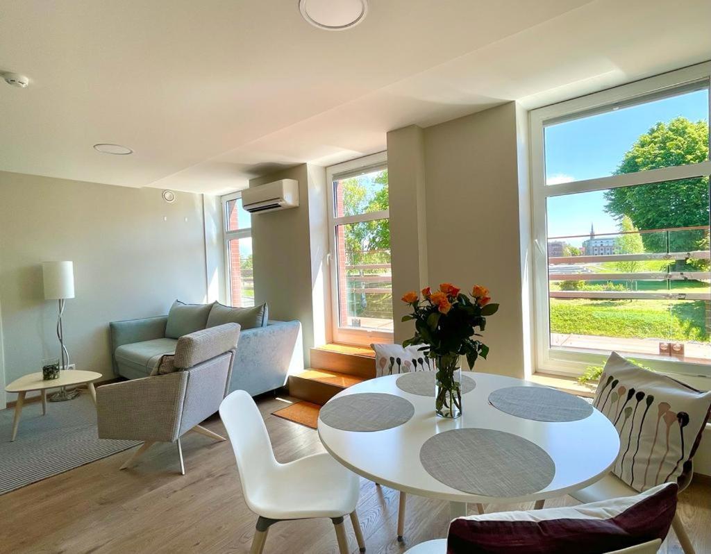 קלייפדה Victoria Old Town Apartments מראה חיצוני תמונה